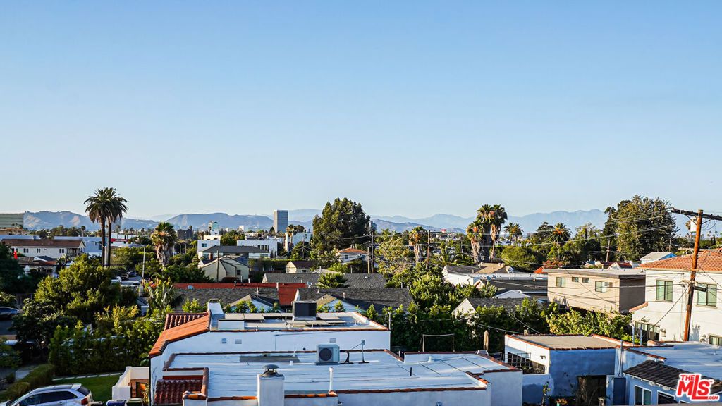Image 52 of property listing at 2012 S Curson Avenue, Los Angeles, CA 90016