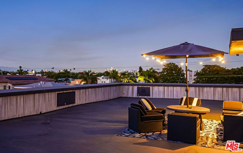 Image 55 of property listing at 2012 S Curson Avenue, Los Angeles, CA 90016