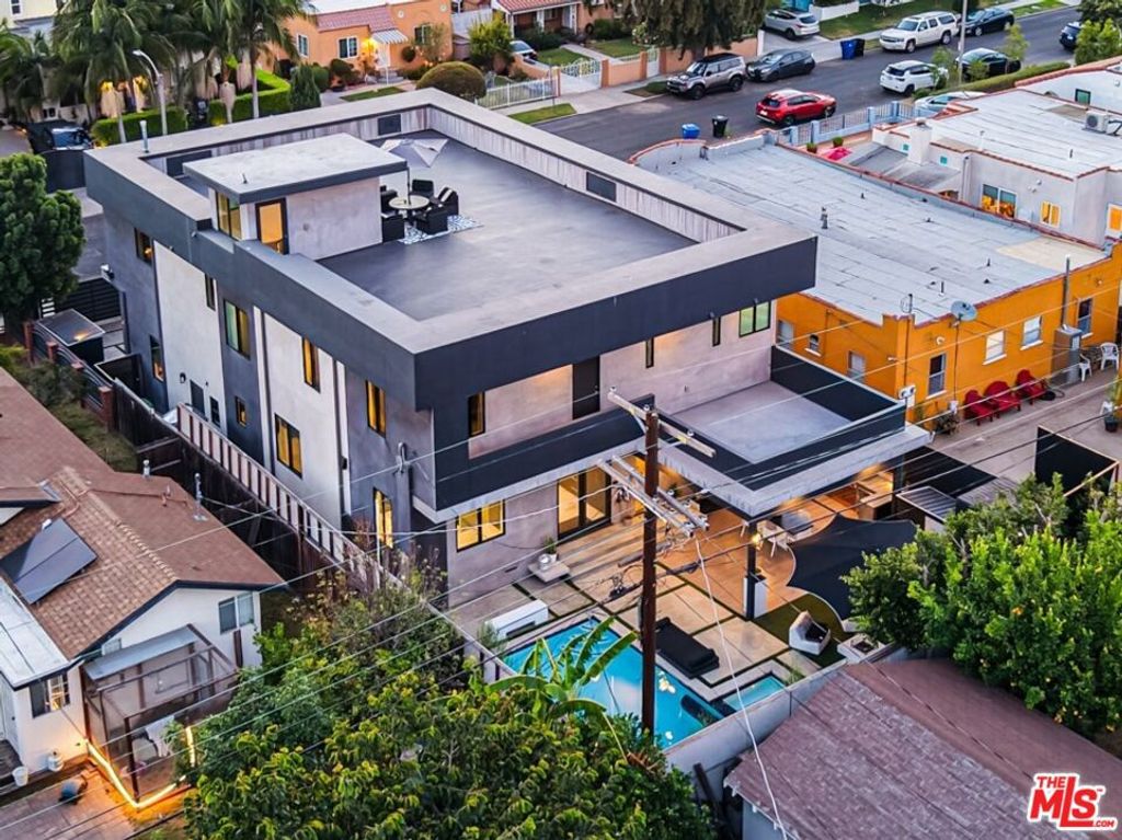 Image 62 of property listing at 2012 S Curson Avenue, Los Angeles, CA 90016