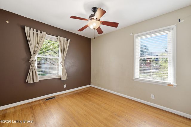 2017 Redleaf Dr, Louisville, KY 40242