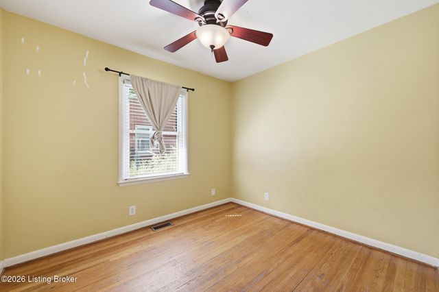 2017 Redleaf Dr, Louisville, KY 40242