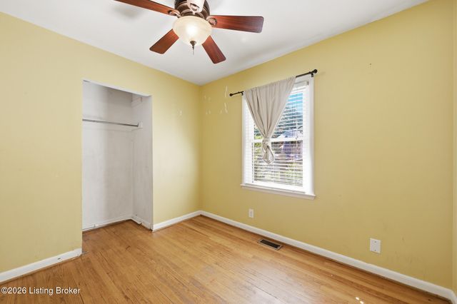 2017 Redleaf Dr, Louisville, KY 40242