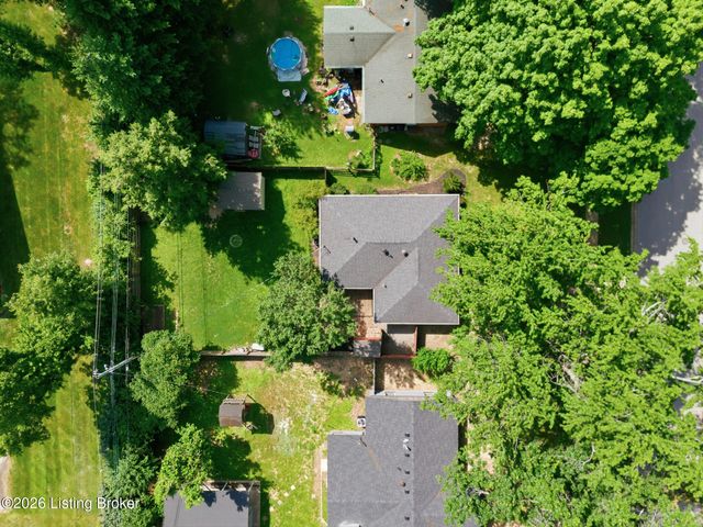 2017 Redleaf Dr, Louisville, KY 40242