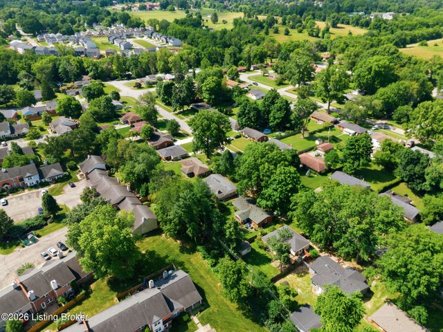 2017 Redleaf Dr, Louisville, KY 40242