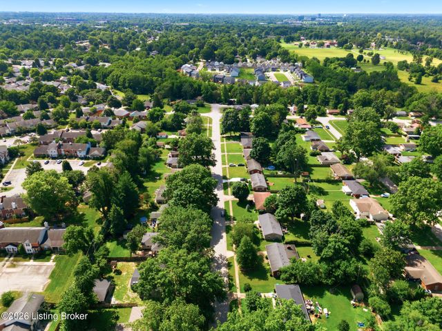 2017 Redleaf Dr, Louisville, KY 40242