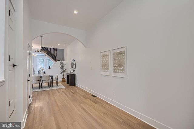 2118 BOLTON ST, Baltimore, MD 21217