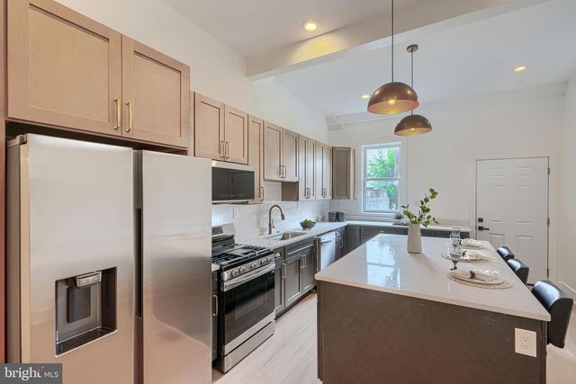 2118 BOLTON ST, Baltimore, MD 21217
