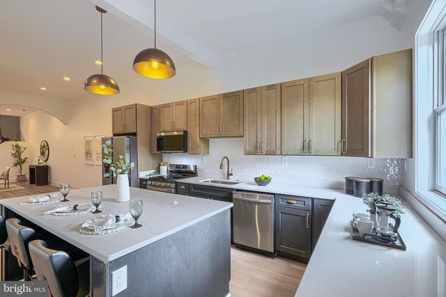 2118 BOLTON ST, Baltimore, MD 21217