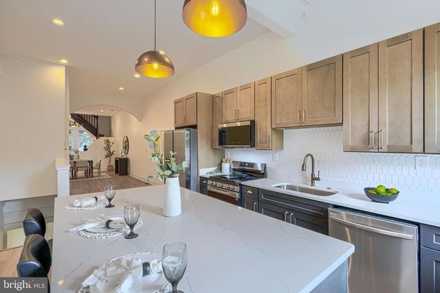 2118 BOLTON ST, Baltimore, MD 21217