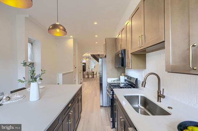 2118 BOLTON ST, Baltimore, MD 21217