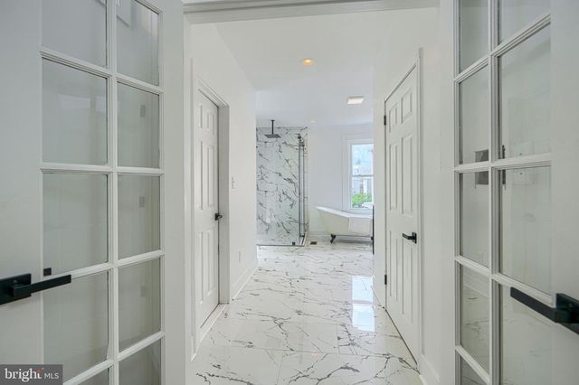 2118 BOLTON ST, Baltimore, MD 21217