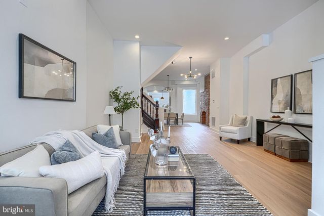 2118 BOLTON ST, Baltimore, MD 21217