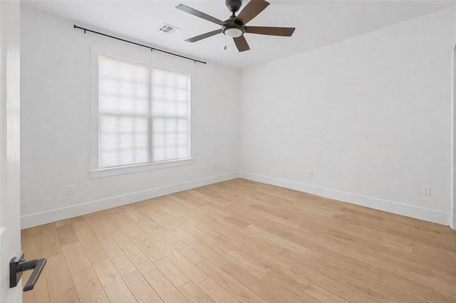 110 G Court, Bentonville, AR 72712