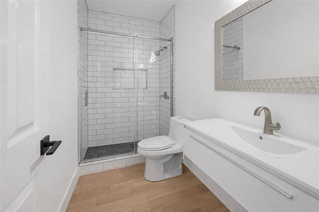 110 G Court, Bentonville, AR 72712