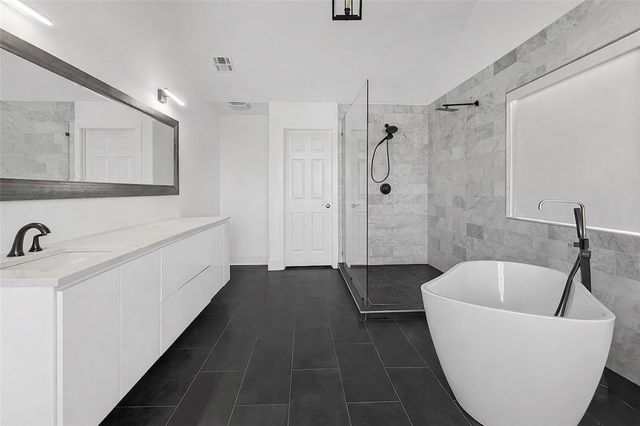 110 G Court, Bentonville, AR 72712