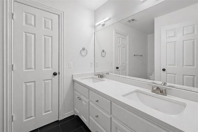 110 G Court, Bentonville, AR 72712