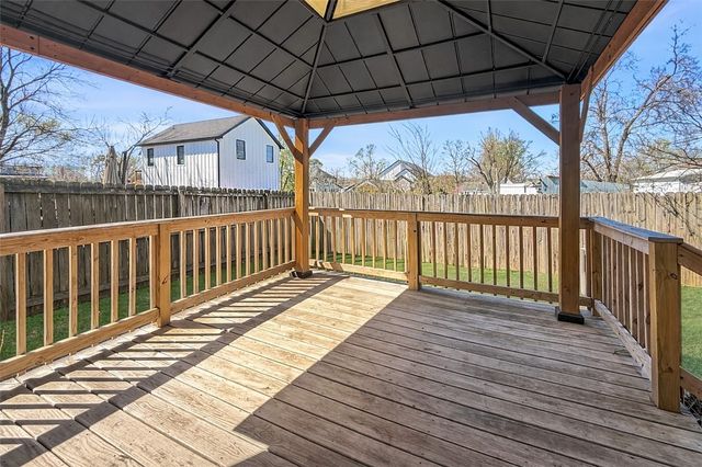 110 G Court, Bentonville, AR 72712