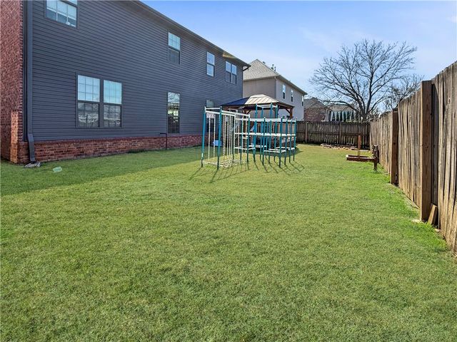 110 G Court, Bentonville, AR 72712