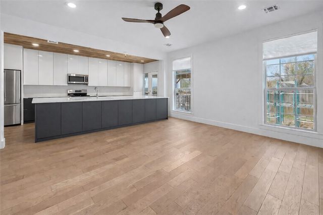 110 G Court, Bentonville, AR 72712