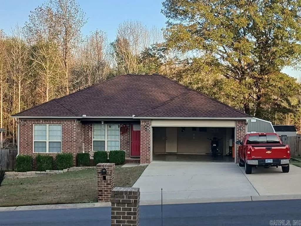 131 Weathering Dr, Austin, AR 72007