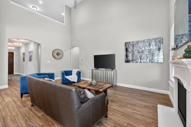 2815 Long Slope Road, Arlington, TX 76001