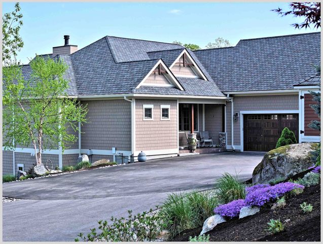 60 Ski Lift Lane, Plymouth, NH 03264