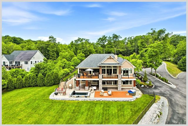 60 Ski Lift Lane, Plymouth, NH 03264