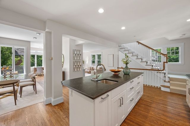 21-23 Grozier Rd 23, Cambridge, MA 02138