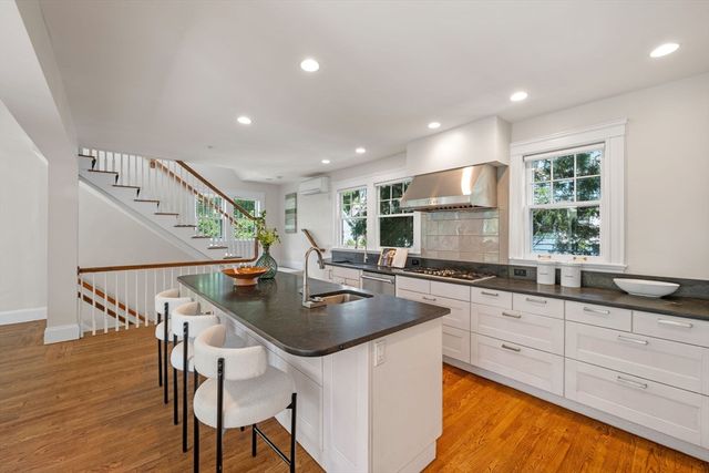21-23 Grozier Rd 23, Cambridge, MA 02138