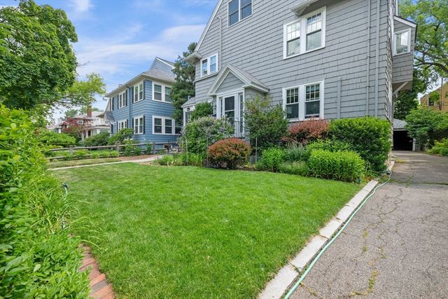 21-23 Grozier Rd 23, Cambridge, MA 02138