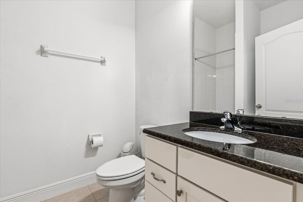 Image 11 of property listing at 10536 CABBAGE TREE LOOP, Orlando, FL 32825