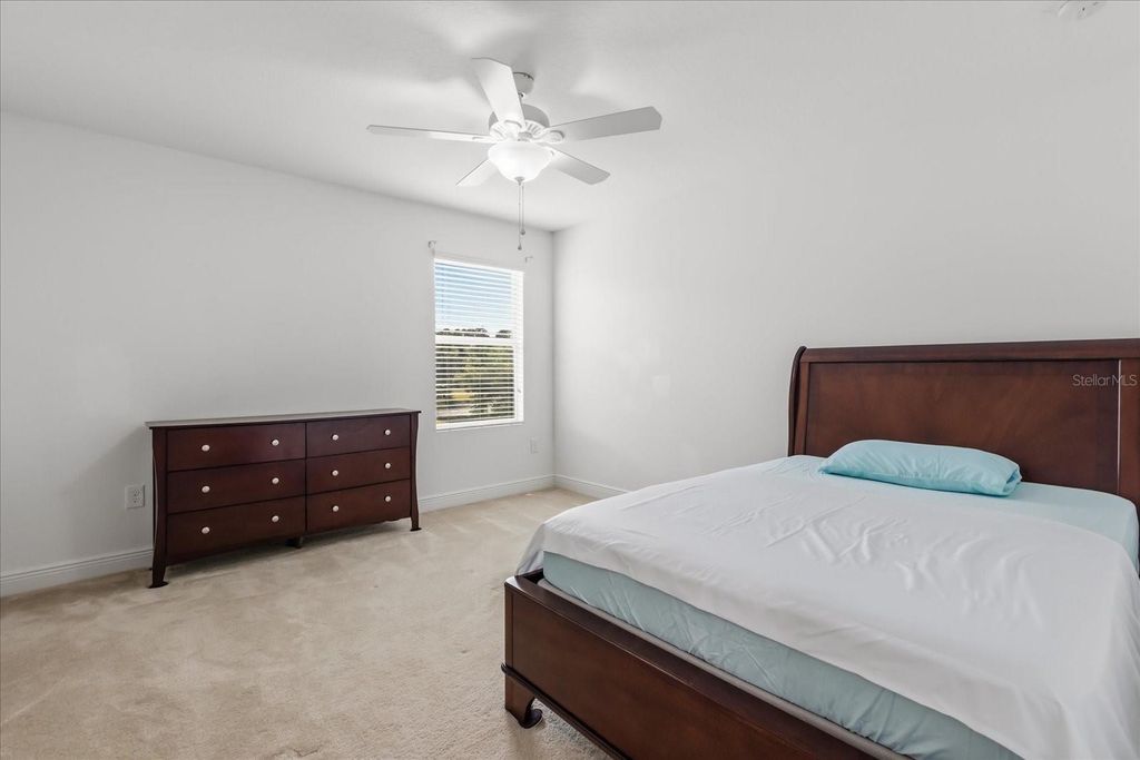 Image 13 of property listing at 10536 CABBAGE TREE LOOP, Orlando, FL 32825