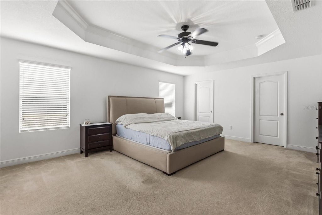 Image 16 of property listing at 10536 CABBAGE TREE LOOP, Orlando, FL 32825