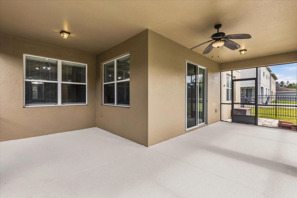 Image 19 of property listing at 10536 CABBAGE TREE LOOP, Orlando, FL 32825