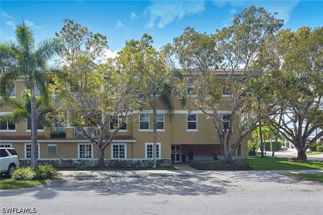 850 6th AVE N 204, Naples, FL 34102