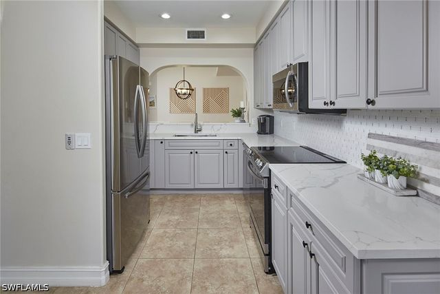 850 6th AVE N 204, Naples, FL 34102