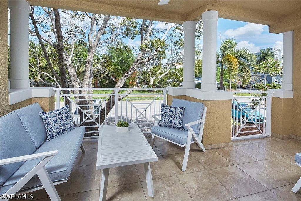 850 6th AVE N 204, Naples, FL 34102