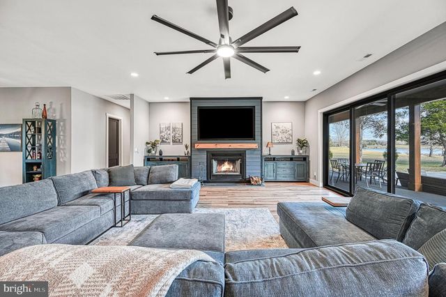 2642 PEACH GROVE RD, Louisa, VA 23093