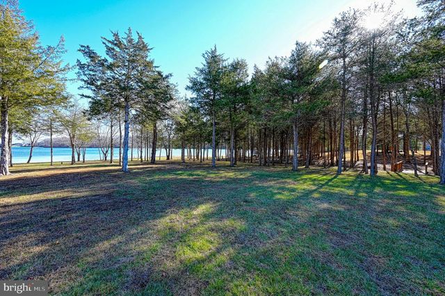 2642 PEACH GROVE RD, Louisa, VA 23093