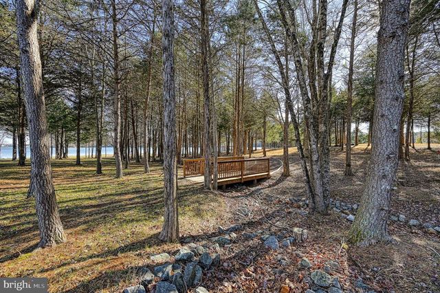 2642 PEACH GROVE RD, Louisa, VA 23093