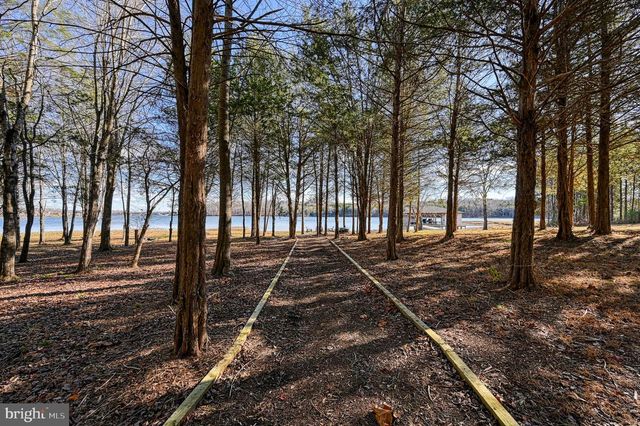 2642 PEACH GROVE RD, Louisa, VA 23093