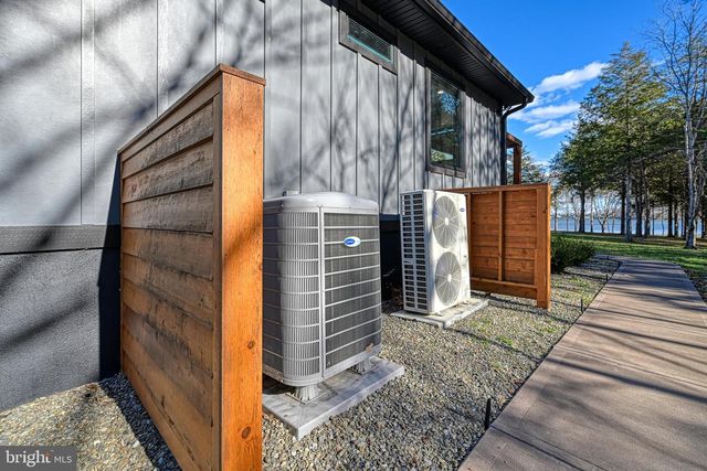 2642 PEACH GROVE RD, Louisa, VA 23093