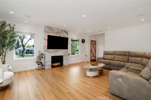 2185 Paloma, Pasadena, CA 91104