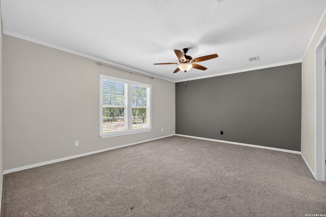160 County Road 2664, Devine, TX 78016