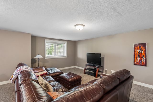 1634 NW Reinhart Drive, Ankeny, IA 50023