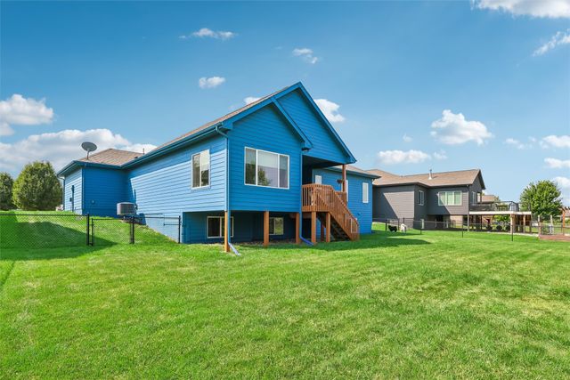 1634 NW Reinhart Drive, Ankeny, IA 50023