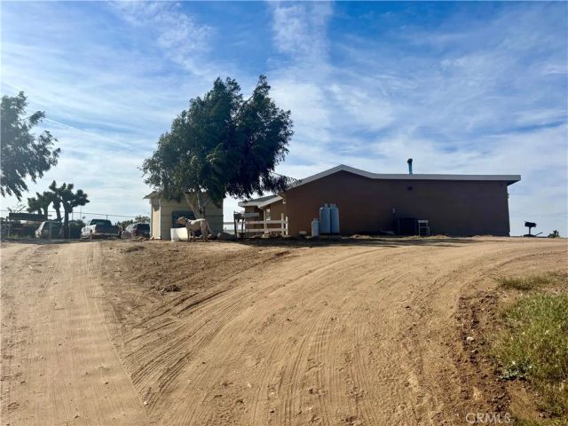 5808 Snow Line Drive, Phelan, CA 92371