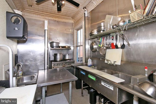 512 N 3RD ST, Harrisburg, PA 17101