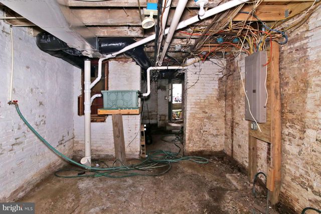 512 N 3RD ST, Harrisburg, PA 17101