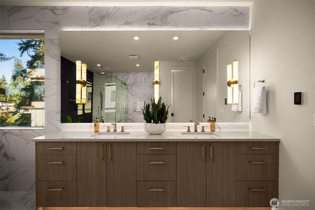 14948 SE 43rd Street, Bellevue, WA 98006